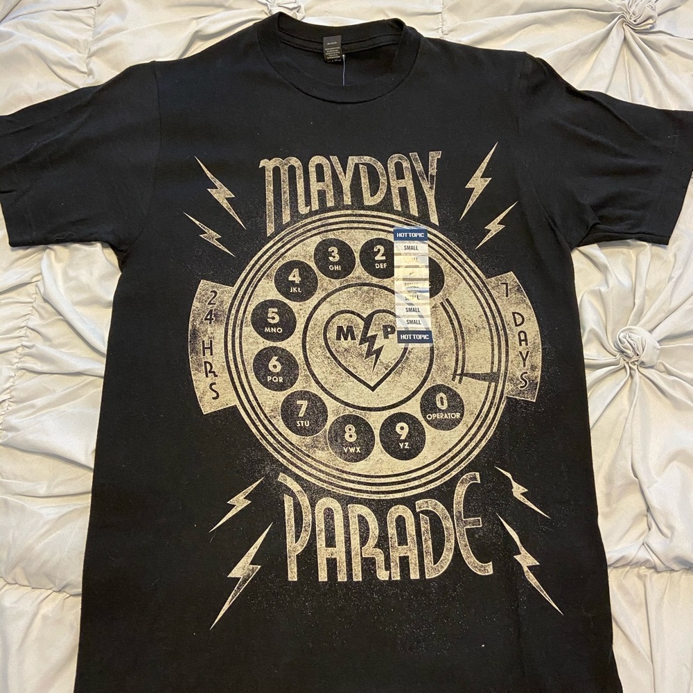 NWT mayday parade shirt